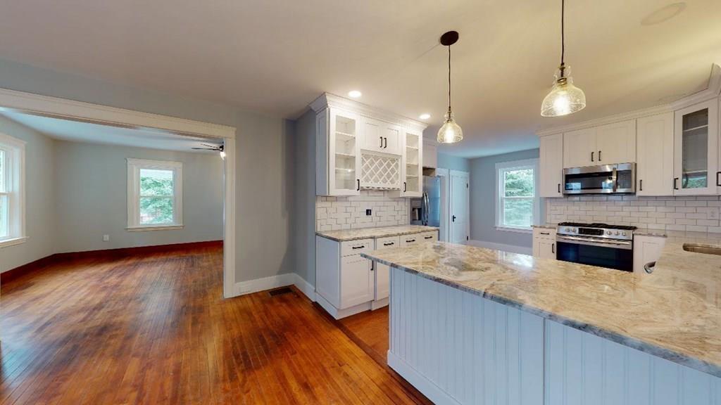 77 Beaconsfield Road Worcester, MA 01602 - Photo 13 of 39
