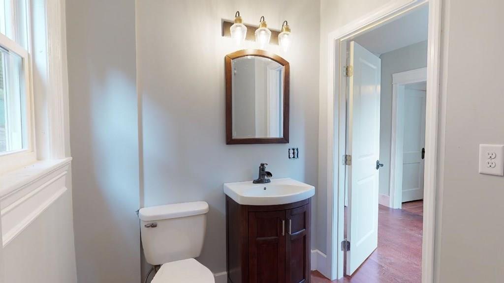77 Beaconsfield Road Worcester, MA 01602 - Photo 21 of 39