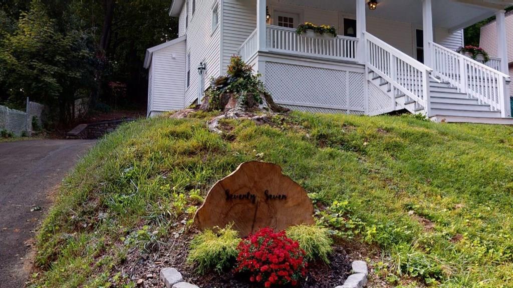 77 Beaconsfield Road Worcester, MA 01602 - Photo 3 of 39