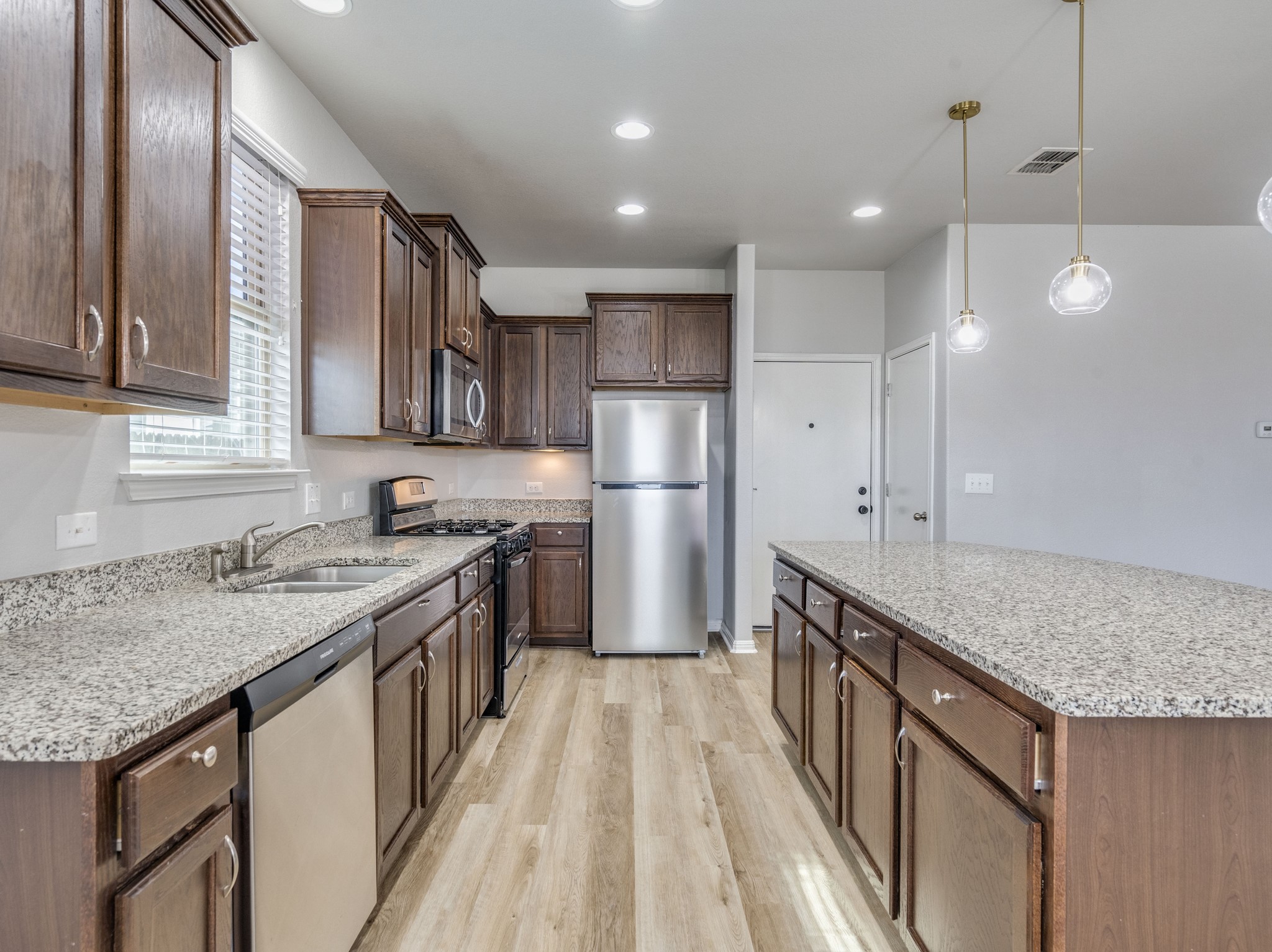 424 Wapiti Road Buda, TX 78610 - Photo 13 of 32 Gallery Image 13