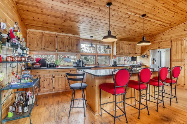 $1,250,000 | 12104 Co Highway 17, Detroit Lakes, MN 56501