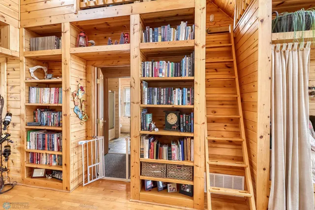 $1,250,000 | 12104 Co Highway 17, Detroit Lakes, MN 56501