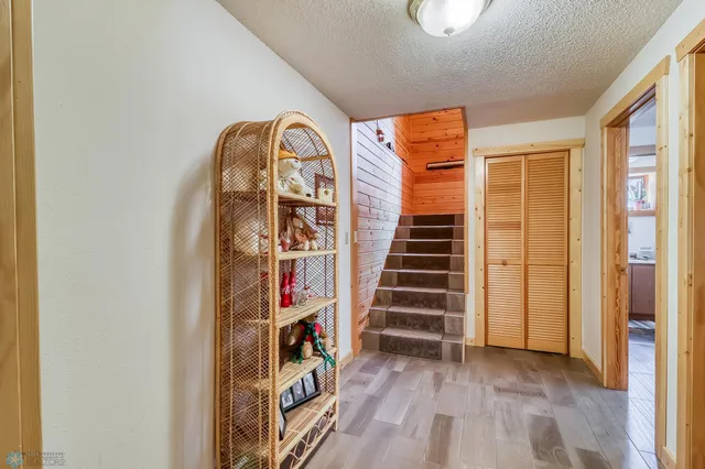 $1,250,000 | 12104 Co Highway 17, Detroit Lakes, MN 56501