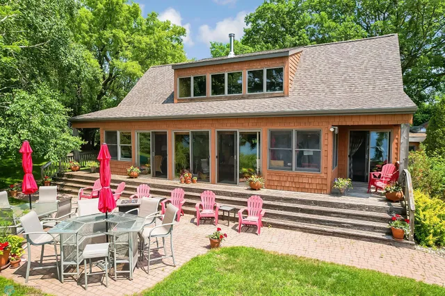 $1,250,000 | 12104 Co Highway 17, Detroit Lakes, MN 56501
