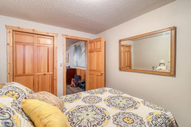 $1,250,000 | 12104 Co Highway 17, Detroit Lakes, MN 56501