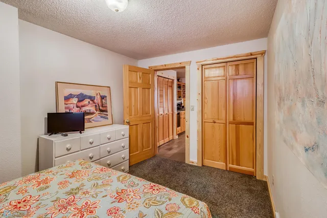 $1,250,000 | 12104 Co Highway 17, Detroit Lakes, MN 56501