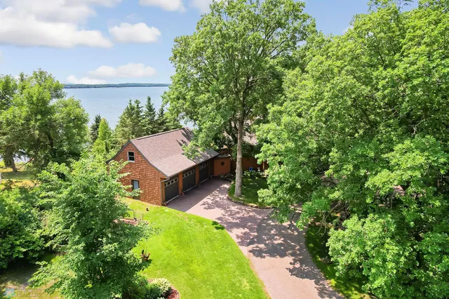 $1,250,000 | 12104 Co Highway 17, Detroit Lakes, MN 56501