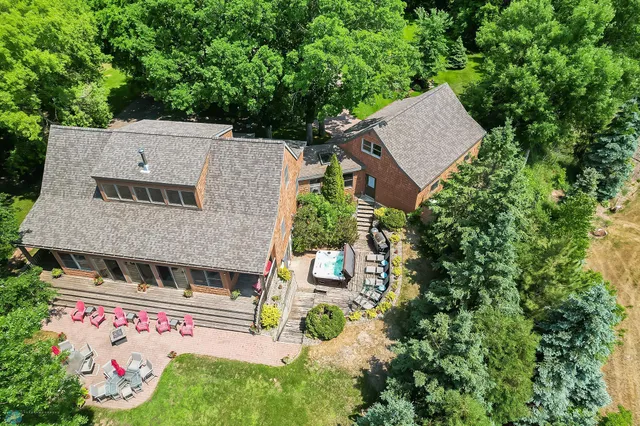 $1,250,000 | 12104 Co Highway 17, Detroit Lakes, MN 56501
