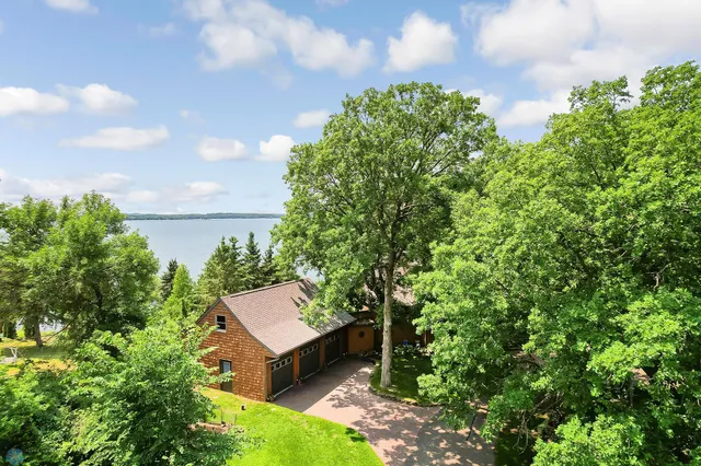 $1,250,000 | 12104 Co Highway 17, Detroit Lakes, MN 56501