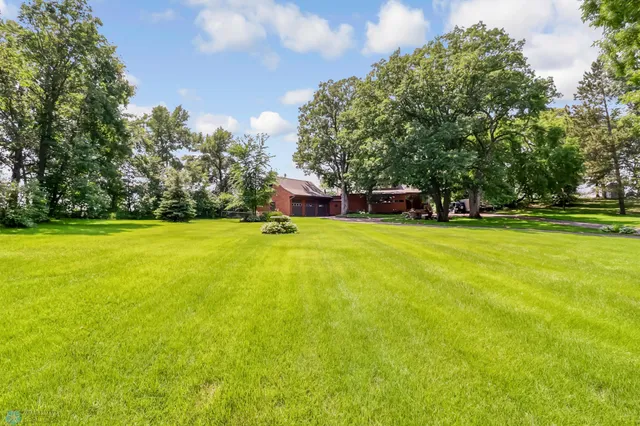 $1,250,000 | 12104 Co Highway 17, Detroit Lakes, MN 56501