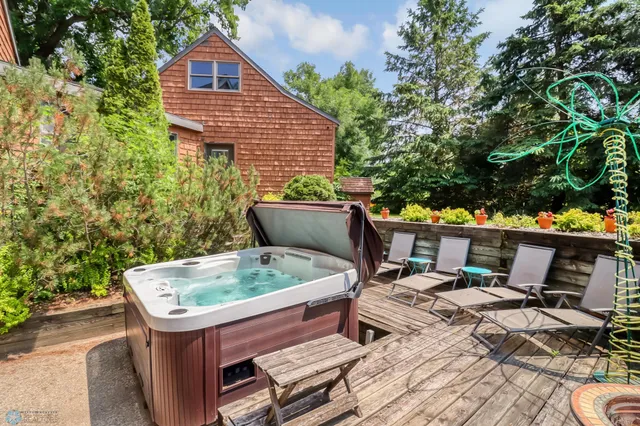 $1,250,000 | 12104 Co Highway 17, Detroit Lakes, MN 56501