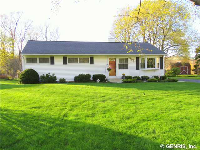 282 Wellington Road Webster, NY 14580 - Photo 1 of 1 Exterior Front WELOME to 282 Wellington Road, Webs