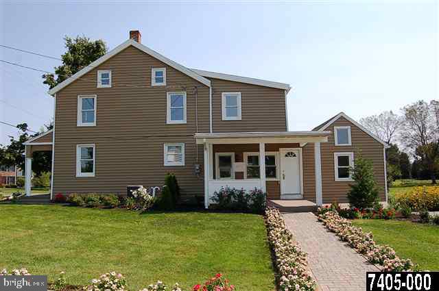 843 Greenbriar Road York, PA 17404 - Photo 3 of 35 Gallery Image 3