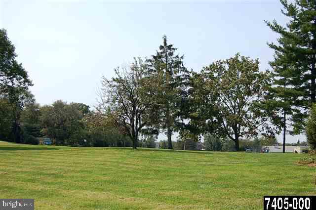 843 Greenbriar Road York, PA 17404 - Photo 34 of 35 Gallery Image 34