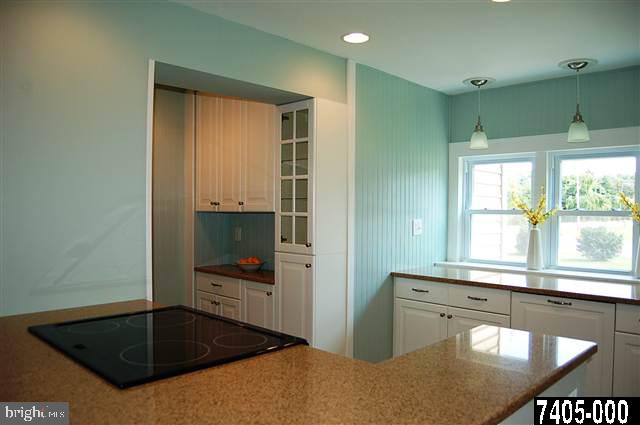843 Greenbriar Road York, PA 17404 - Photo 8 of 35 Gallery Image 8
