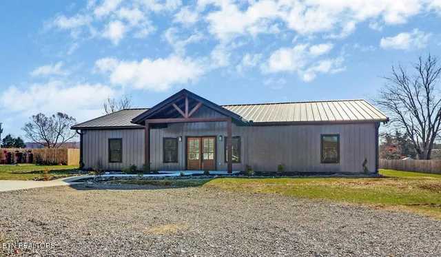 $575,000 | 110 Eldon Justice Road, Oliver Springs, TN 37840