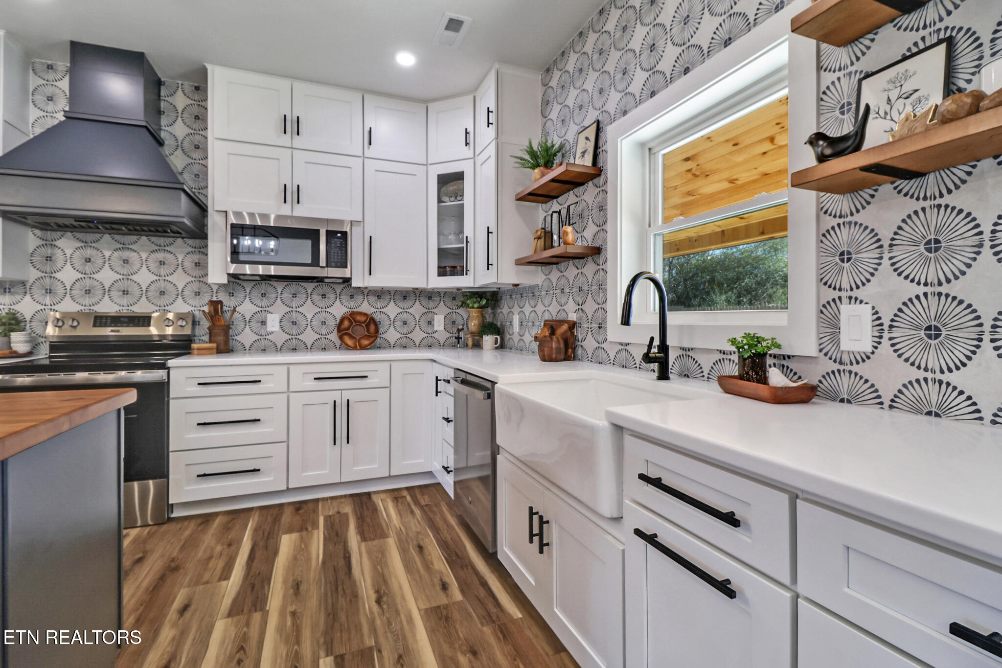 110 Eldon Justice Road Oliver Springs, TN 37840 - Photo 18 of 43 Kitchen -1