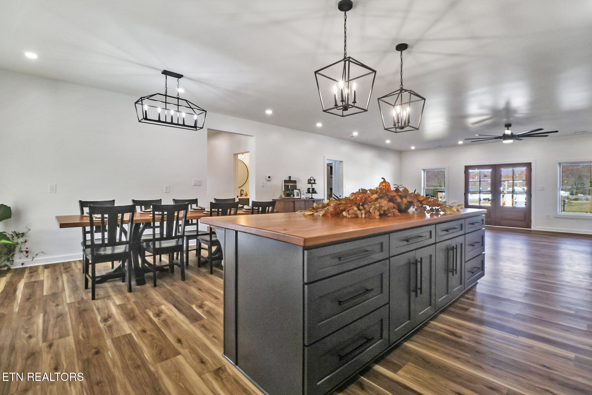 110 Eldon Justice Road Oliver Springs, TN 37840 - Photo 20 of 43 island back