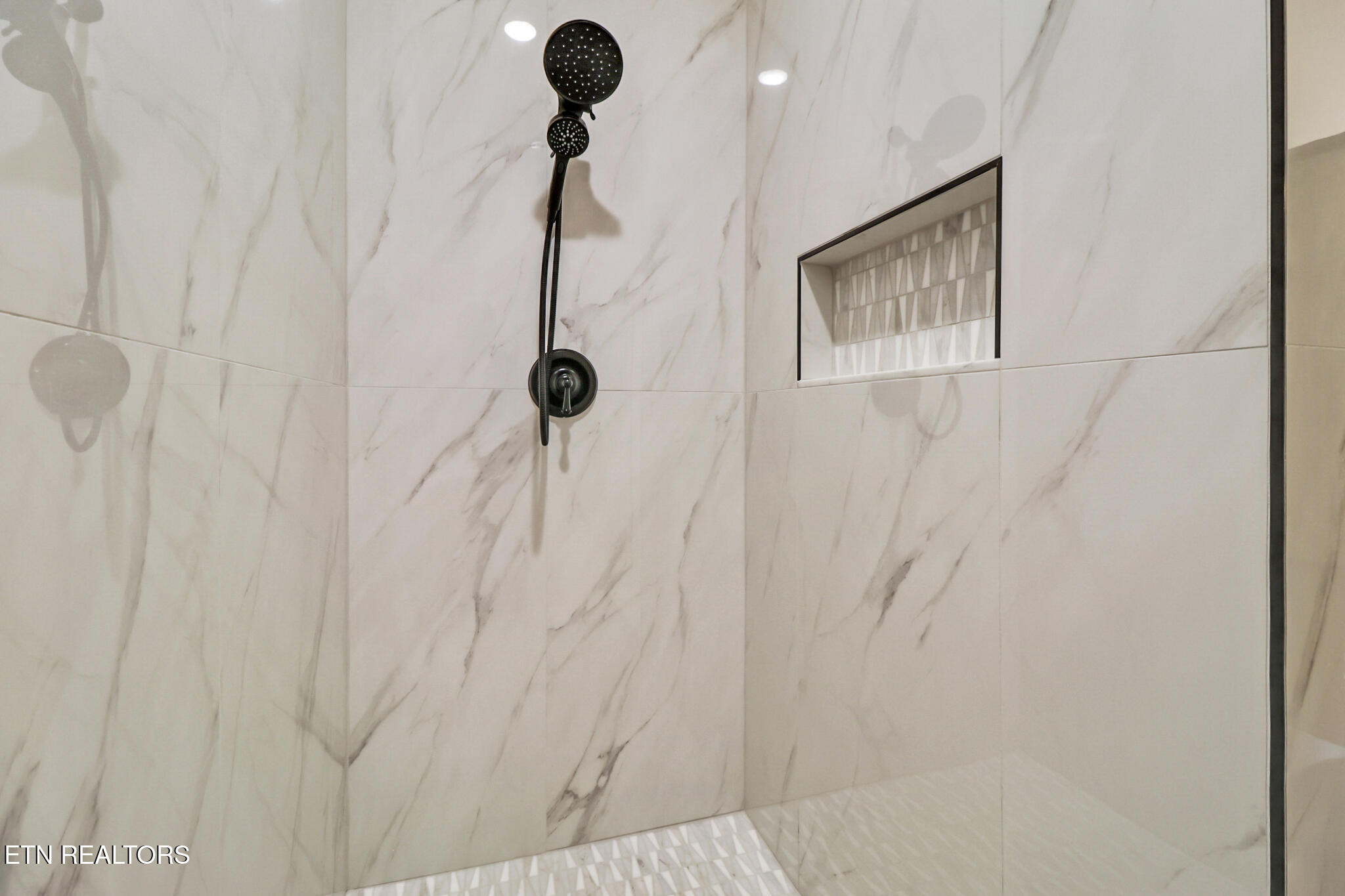 110 Eldon Justice Road Oliver Springs, TN 37840 - Photo 29 of 43 master shower