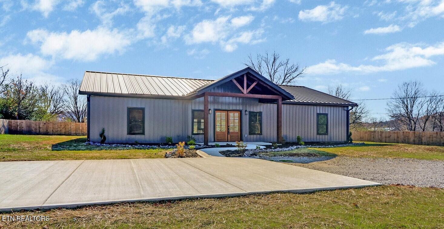 110 Eldon Justice Road Oliver Springs, TN 37840 - Photo 3 of 43 frontleft