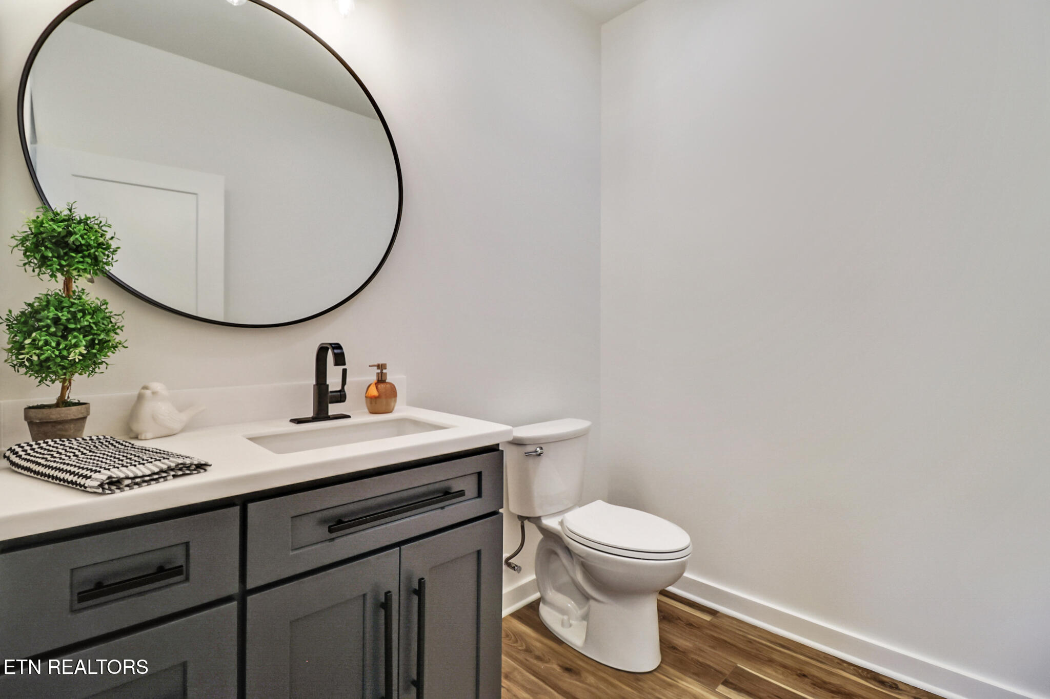 110 Eldon Justice Road Oliver Springs, TN 37840 - Photo 37 of 43 half bath