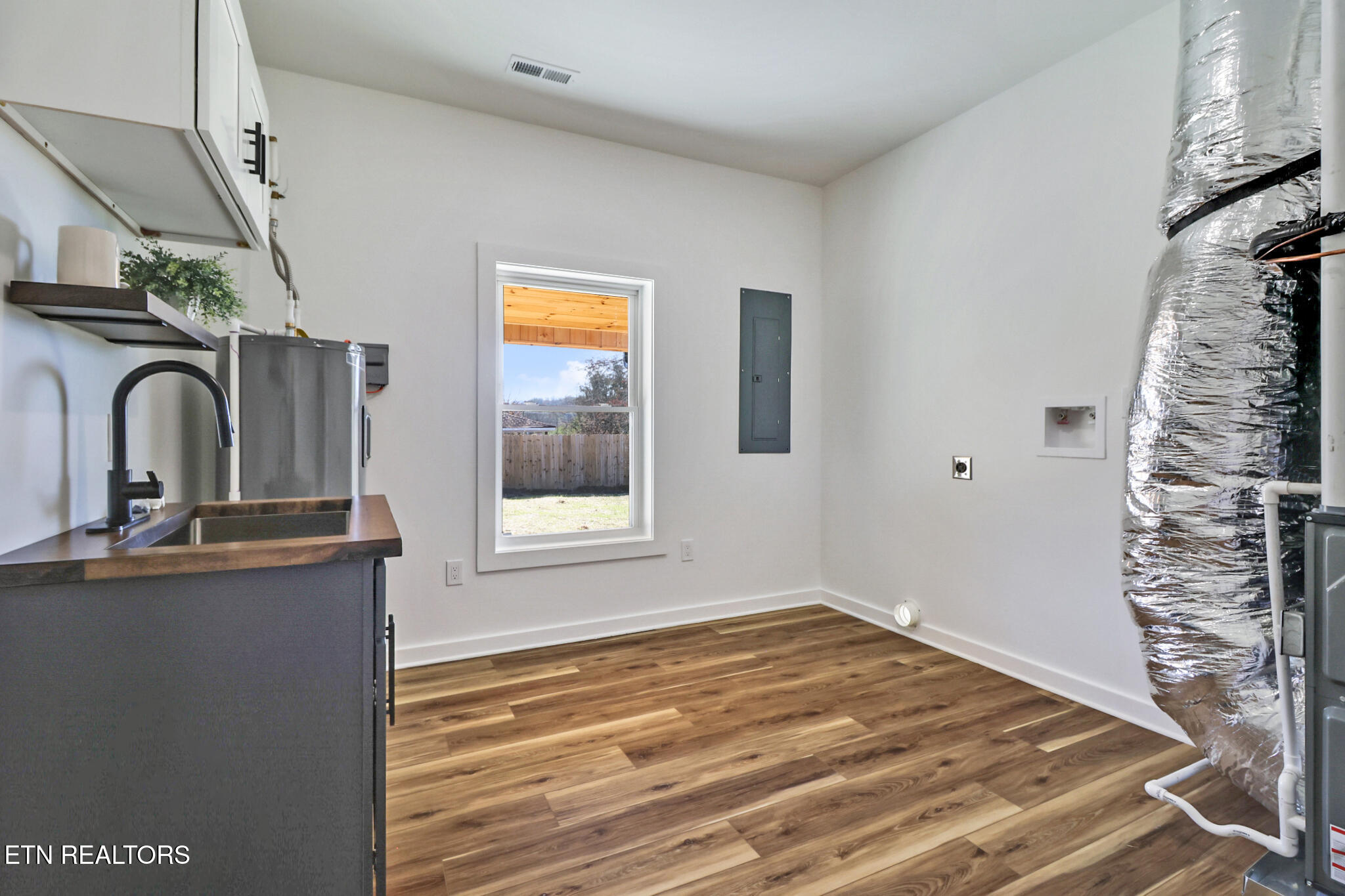 110 Eldon Justice Road Oliver Springs, TN 37840 - Photo 40 of 43 laundry