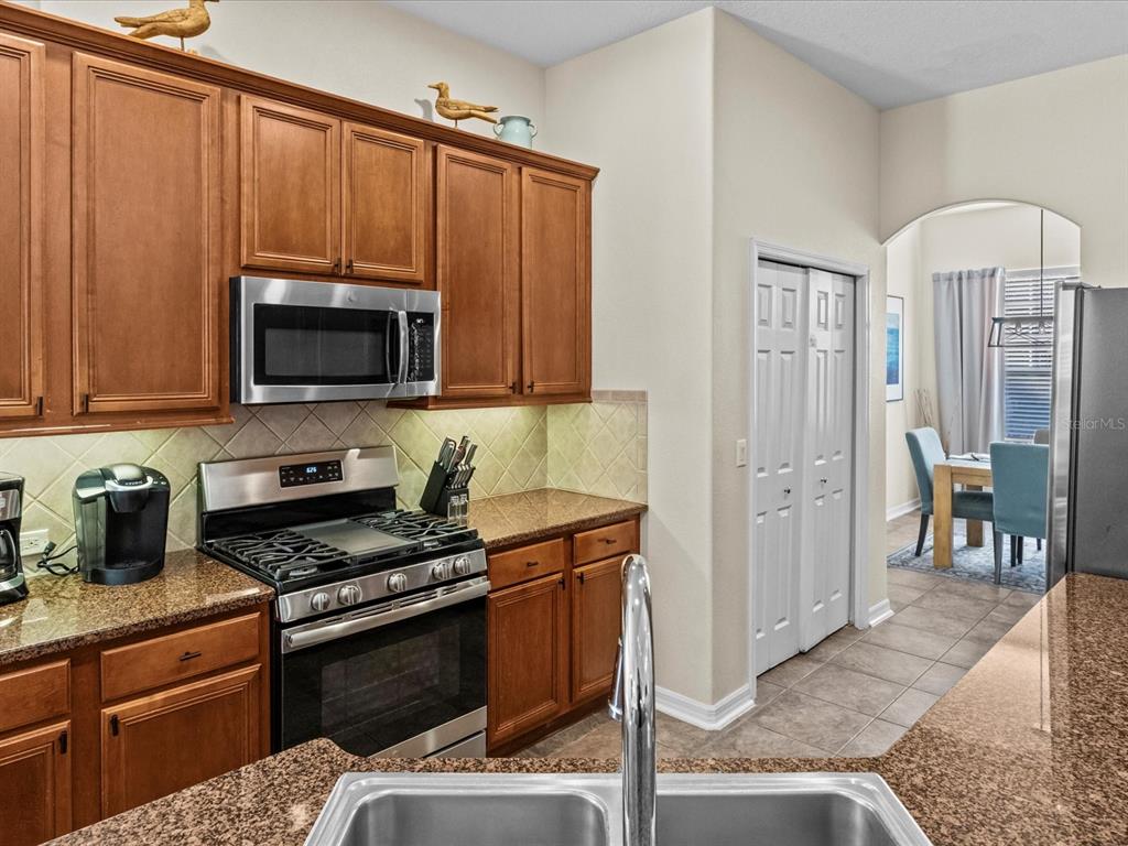 1229 Molona Street Reunion, FL 34747 - Photo 10 of 44