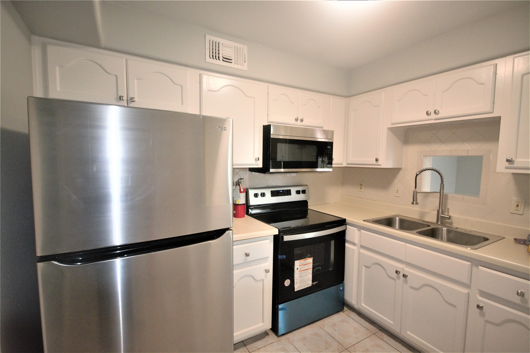 13115 Highway 6, Unit 4 Rosharon, TX 77583 - Photo 13 of 27 Gallery Image 13