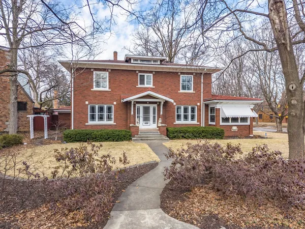 $349,000 | 1926 East Oakland Avenue, Bloomington, IL 61701