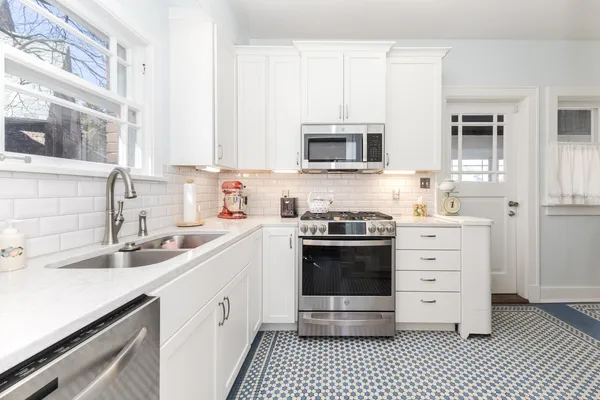 $349,000 | 1926 East Oakland Avenue, Bloomington, IL 61701