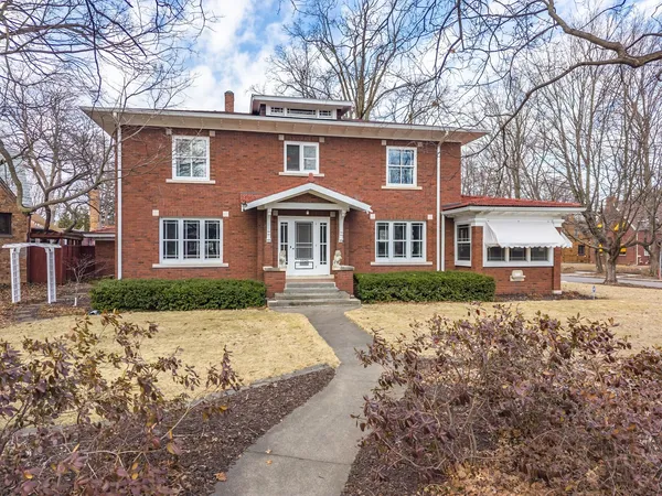 $349,000 | 1926 East Oakland Avenue, Bloomington, IL 61701