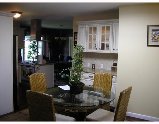 22 Hillview Road Cranston, RI 02920 - Photo 4 of 8 Kitchen.