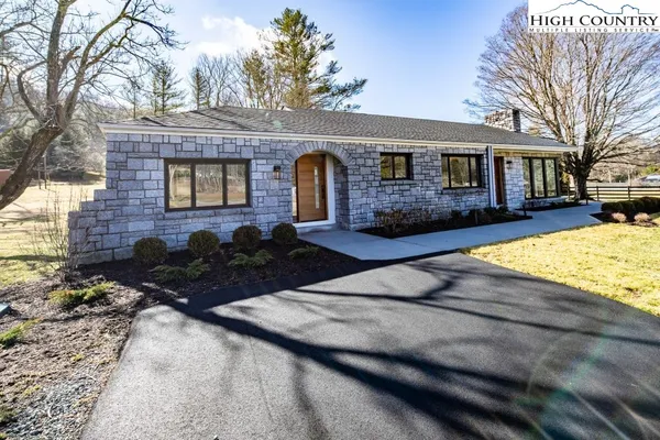 $950,000 | 115 Balsam Lane Southeast, Banner Elk, NC 28604