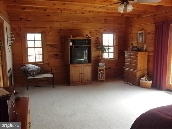 264 Walker Road Macungie, PA 18062 - Photo 14 of 24 Gallery Image 14