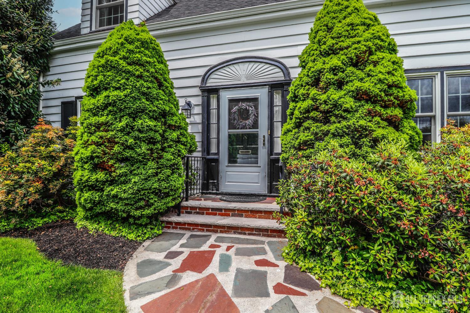7 Crest Road New Brunswick, NJ 08901 - Photo 4 of 36