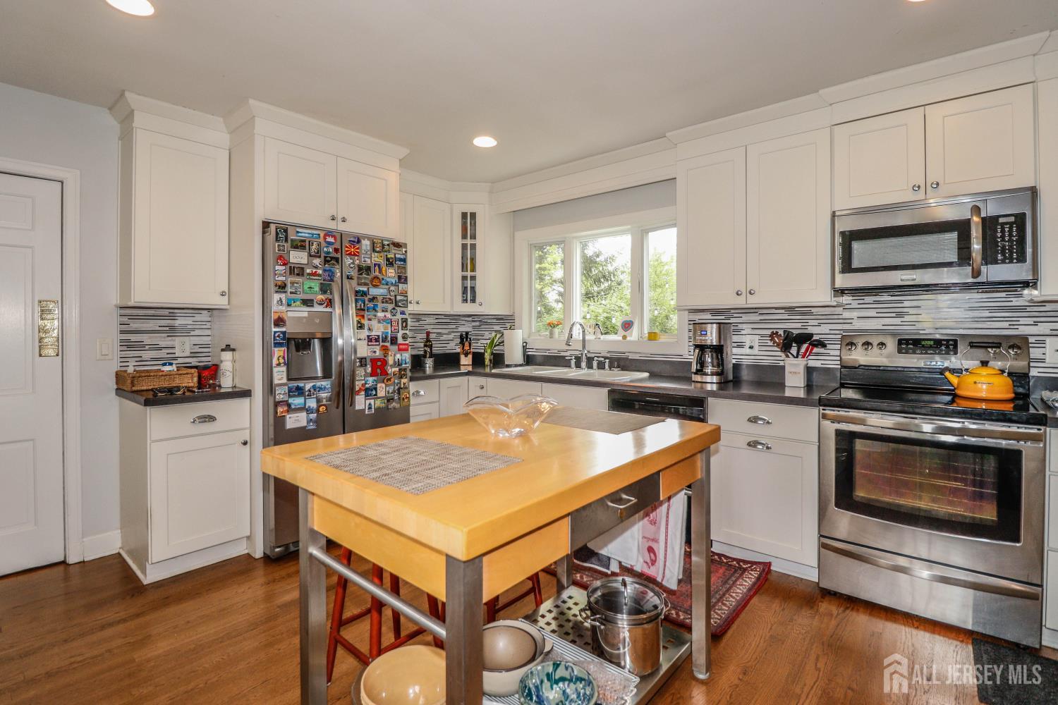 7 Crest Road New Brunswick, NJ 08901 - Photo 10 of 36