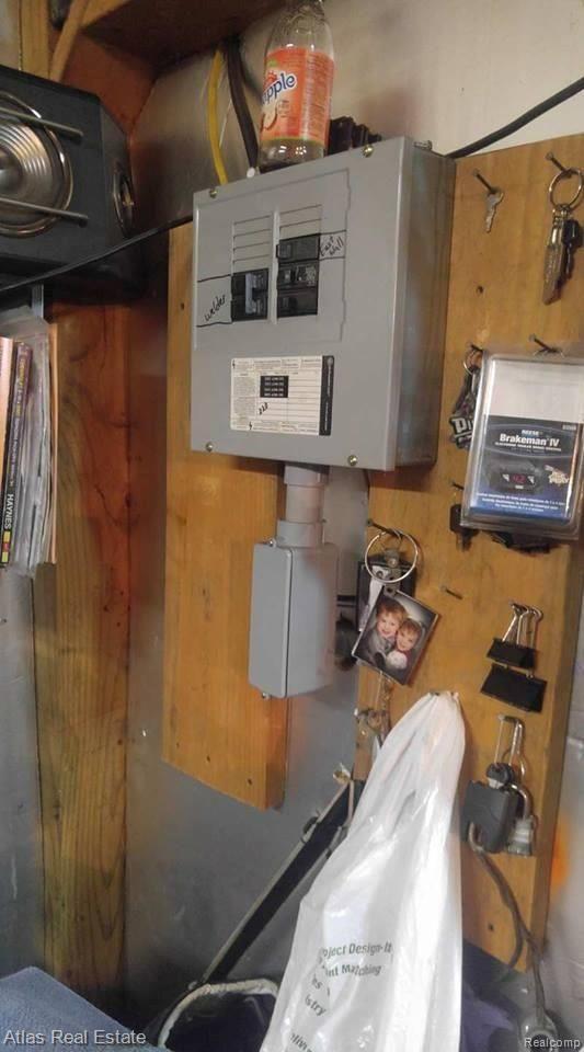 8149 North Genesee Road Mount Morris, MI 48458 - Photo 11 of 19 20428421_10208239828588163_1430204254_n.jpg