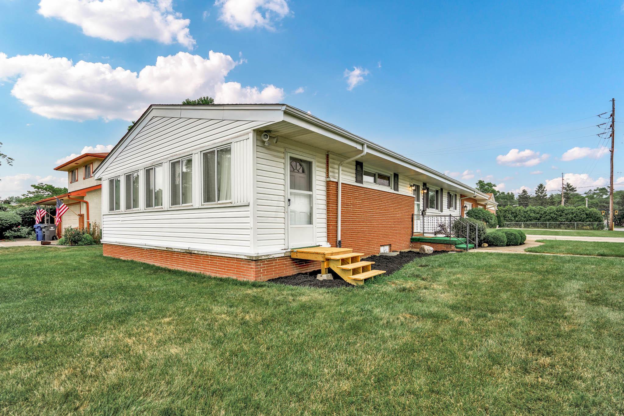716 Ross Road Columbus, OH 43213 - Photo 2 of 20