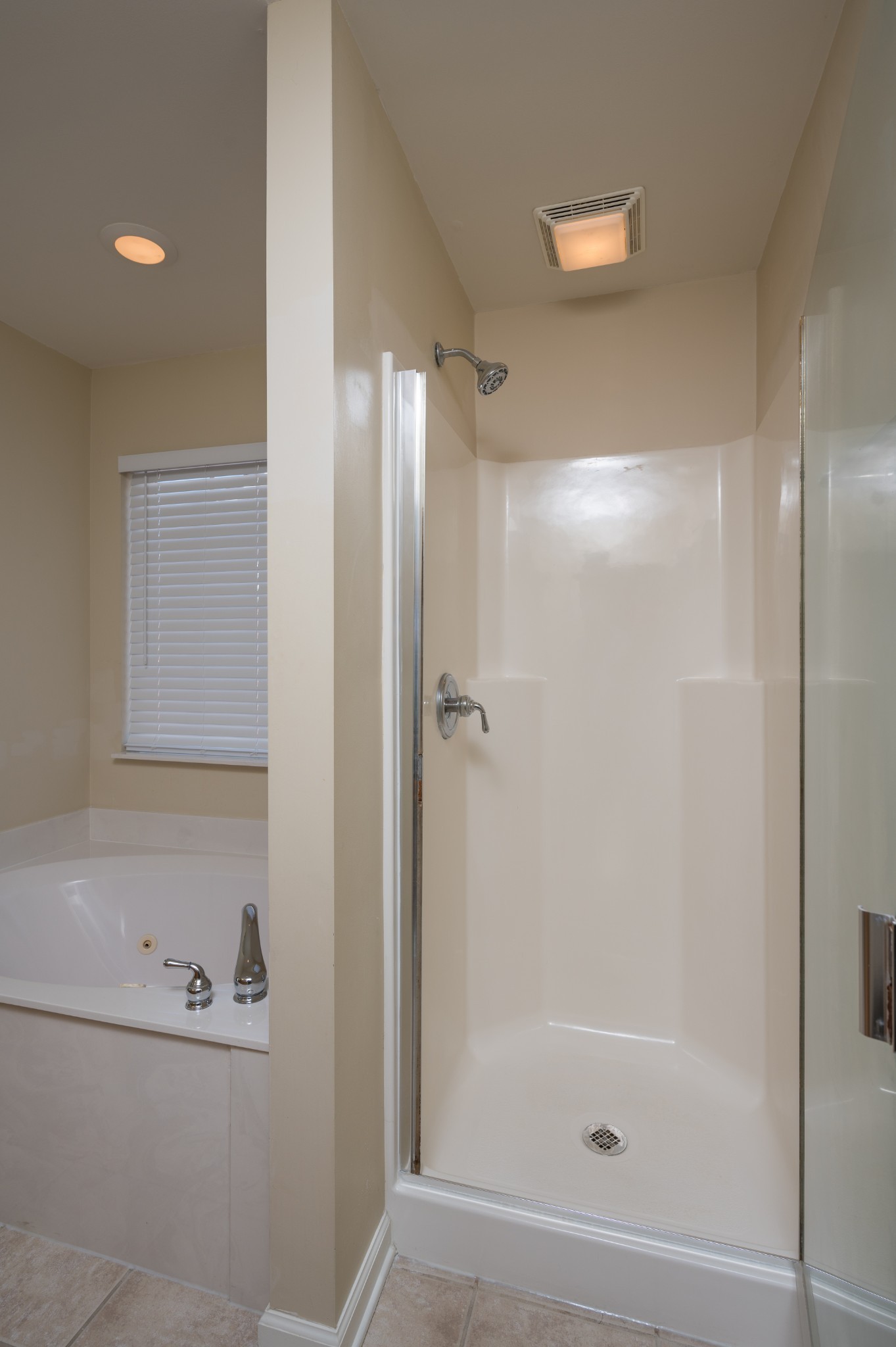 1322 Tilton Drive Franklin, TN 37067 - Photo 33 of 60 a bathroom with a bathtub