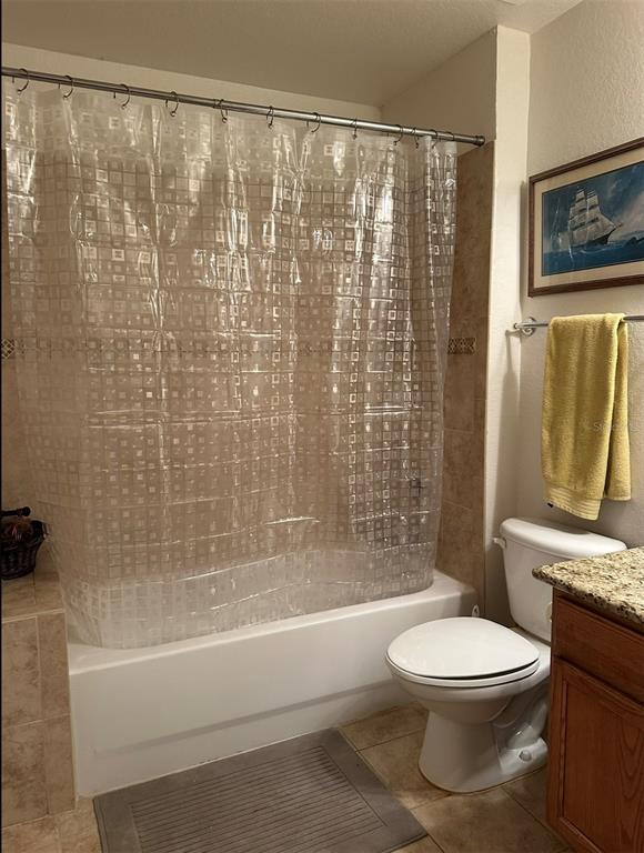 4600 East Moody Boulevard, Unit 3J Bunnell, FL 32110 - Photo 12 of 20 a bathroom with a toilet and a shower