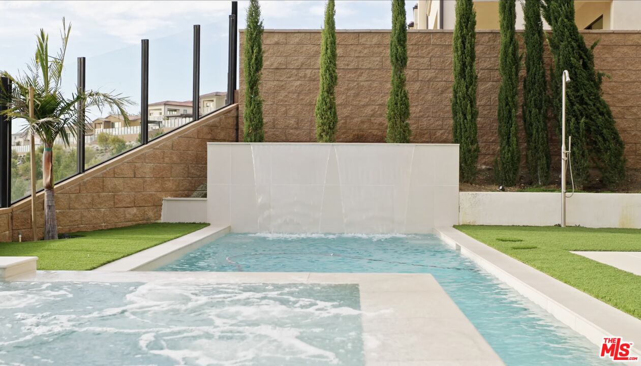 20326 Liverpool Way Porter Ranch, CA 91326 - Photo 4 of 56 Gallery Image 4