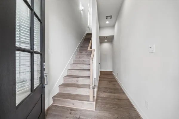 $2,700 | 5209 Allen Street, Unit C, Houston, TX 77007