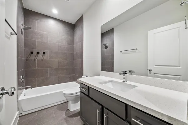 $2,700 | 5209 Allen Street, Unit C, Houston, TX 77007