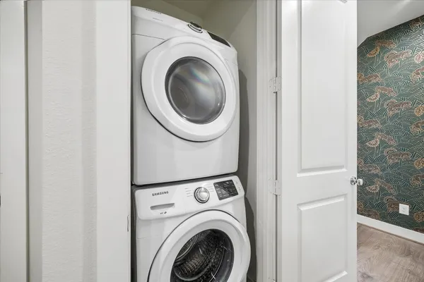 $2,700 | 5209 Allen Street, Unit C, Houston, TX 77007