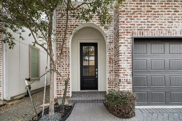 $2,700 | 5209 Allen Street, Unit C, Houston, TX 77007