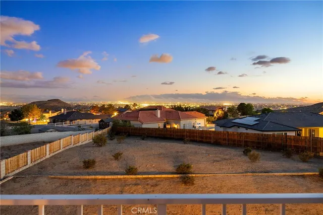 a view of entryway with a small pool