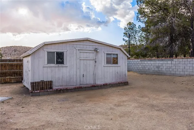 $665,000 | 17725 Tude Lane, Apple Valley, CA 92307