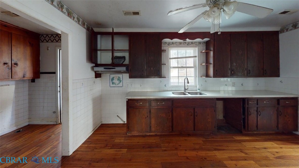 1678 Fitchetts Wharf Road Moon, VA 23119 - Photo 32 of 50
