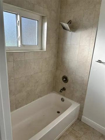 $1,950 | 7546 Northwest 44th Court, Unit WEST, Coral Springs, FL 33065