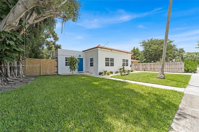 a view of outdoor space yard and patio
